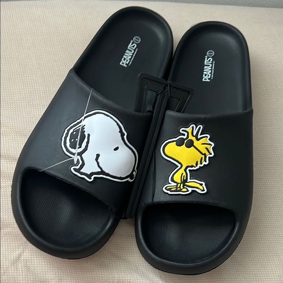 Peanuts Men Slide Sandals - Black 11/12 - Picture 2 of 5